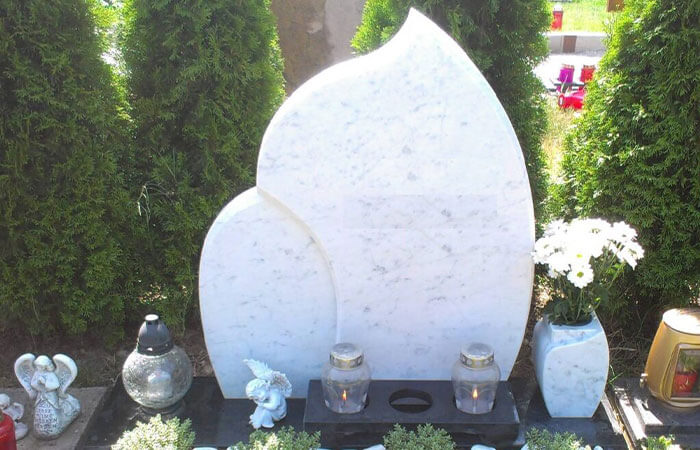 Nagrobni spomeniki iz marmorja